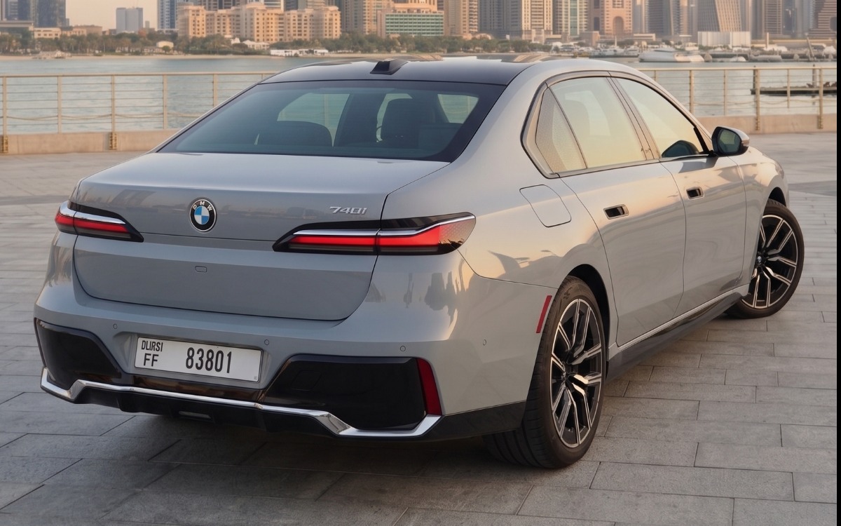 2024 BMW 7 Series 740i in Silver Metallic — gallery photo 2 in Dubai