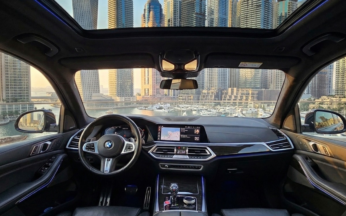 2023 BMW X5 M50i in Matte Black — gallery photo 6 in Dubai