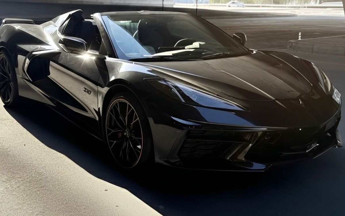 2023 Chevrolet Corvette Z06 3LZ Convertible in Solid Black — gallery photo 2 in Dubai