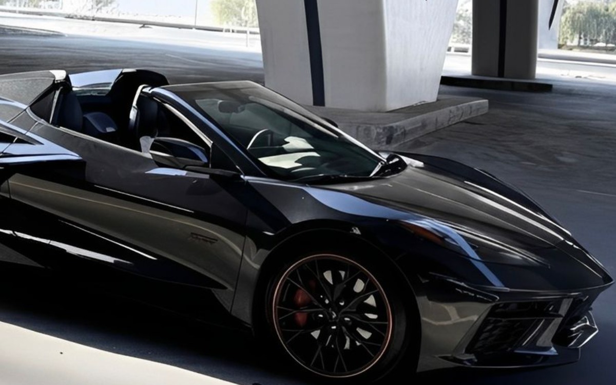 2023 Chevrolet Corvette Z06 3LZ Convertible in Solid Black — gallery photo 4 in Dubai