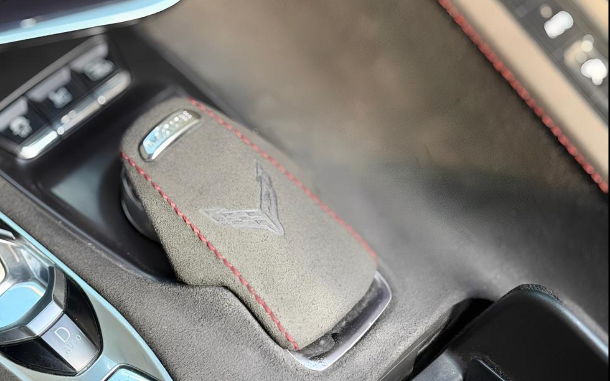 2023 Chevrolet Corvette Z06 3LZ Convertible in Solid Black — gallery photo 8 in Dubai