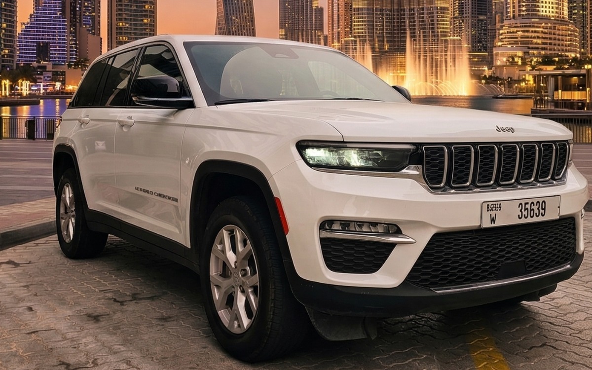 2023 Jeep Grand Cherokee Laredo