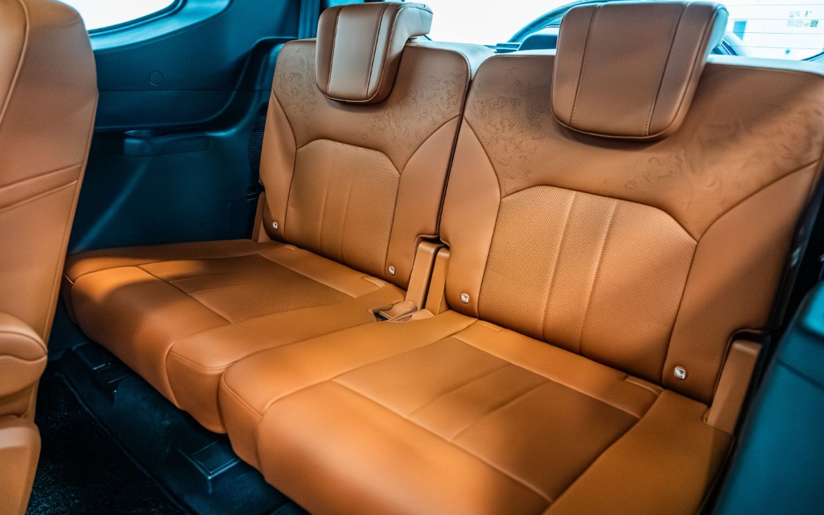 2025 Jetour G700 Flagship in Solid Black — gallery photo 5 in Dubai