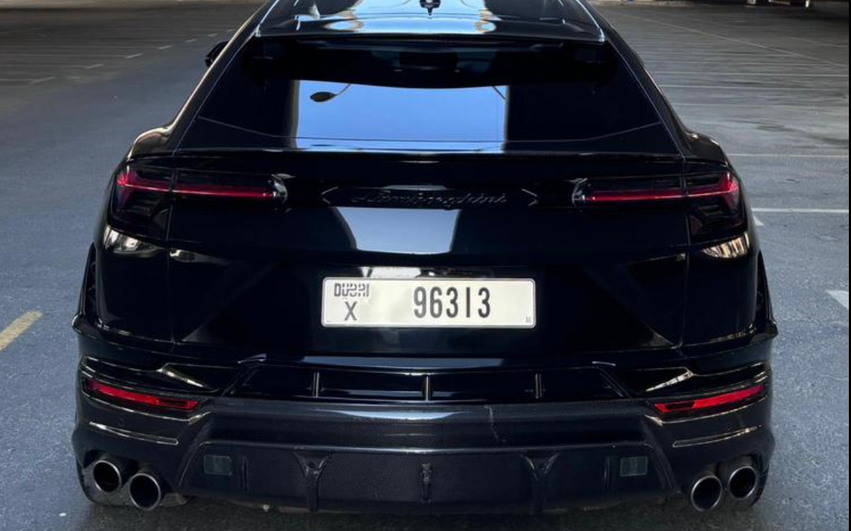 2023 Lamborghini Urus Performante in Solid Black — gallery photo 6 in Dubai