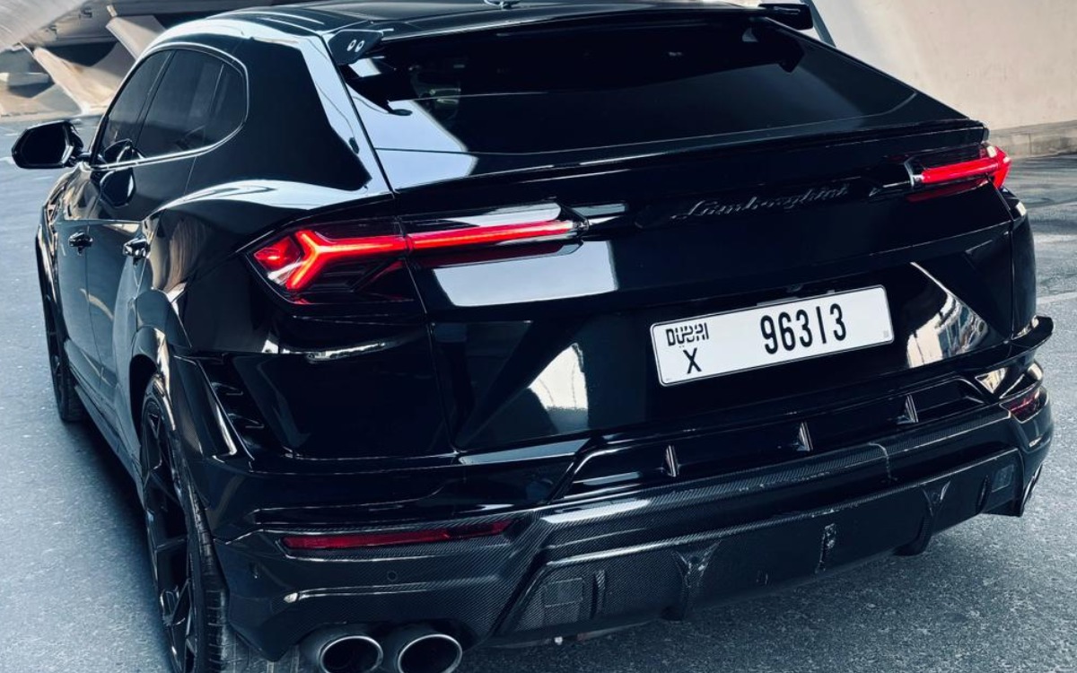 2023 Lamborghini Urus Performante in Solid Black — gallery photo 4 in Dubai