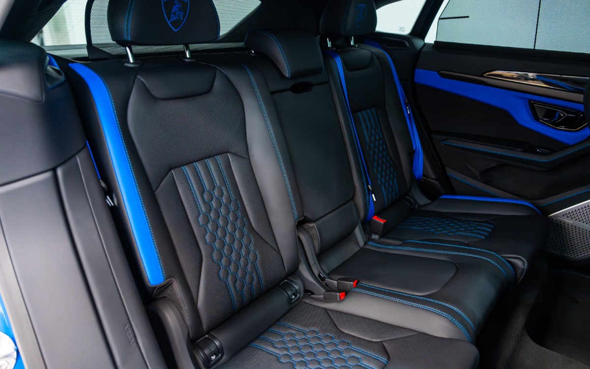 2025 Lamborghini Urus SE in Cobalt Blue — gallery photo 8 in Dubai