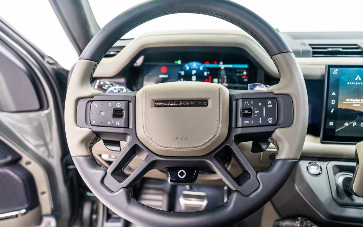 2025 Land Rover Defender 110 V8 in Anthracite — gallery photo 4 in Dubai