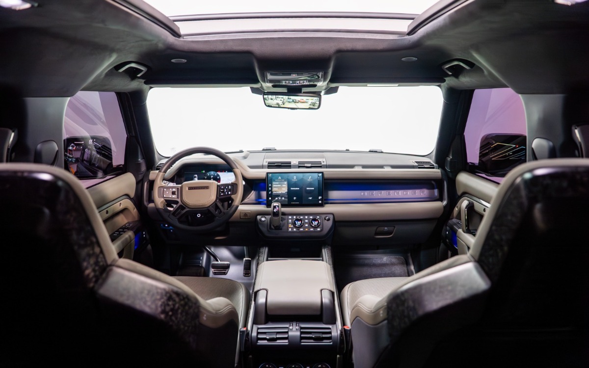 2025 Land Rover Defender 110 V8 in Anthracite — gallery photo 5 in Dubai