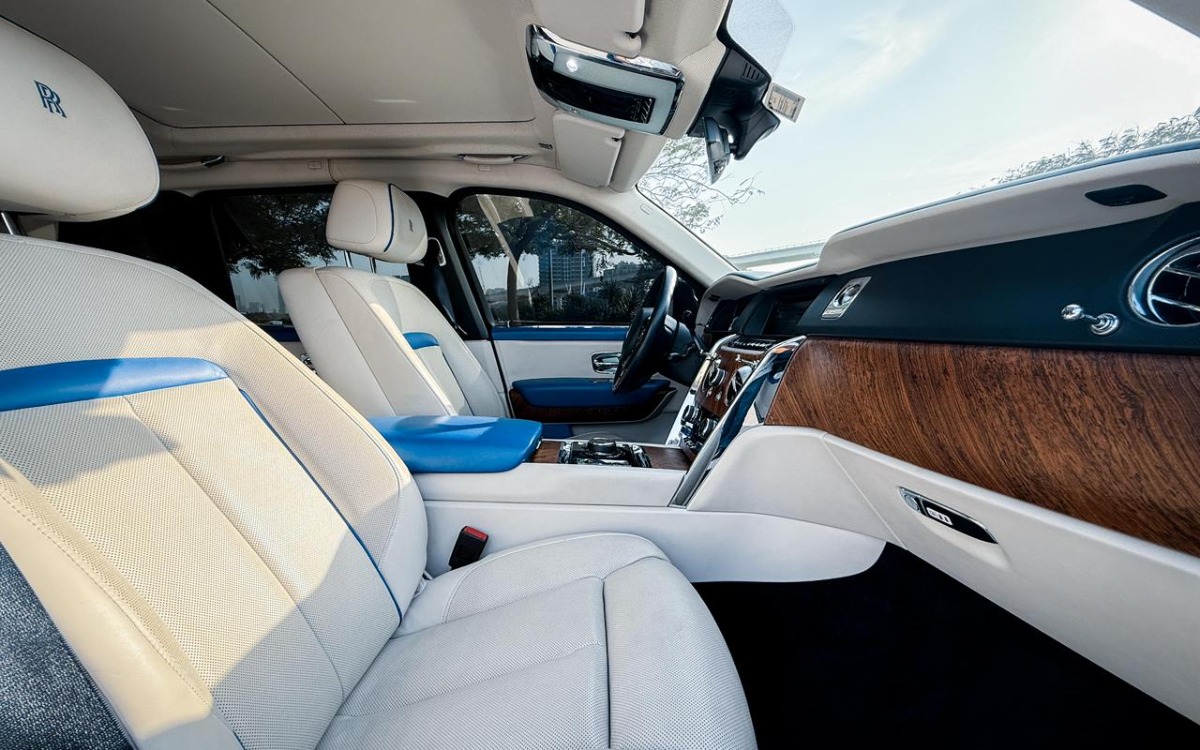 2021 Rolls-Royce Cullinan in Graphite Grey — gallery photo 9 in Dubai