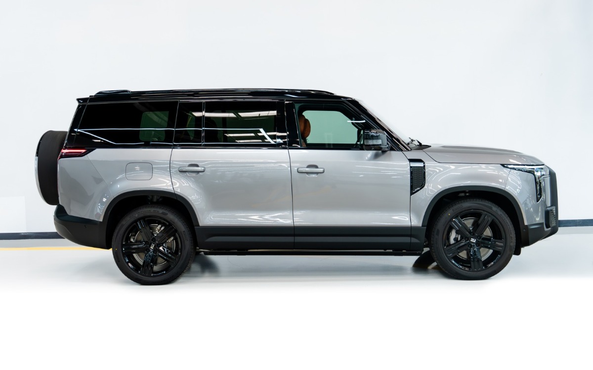 2025 ROX 01 Luxury in Silver Metallic — gallery photo 3 in Dubai