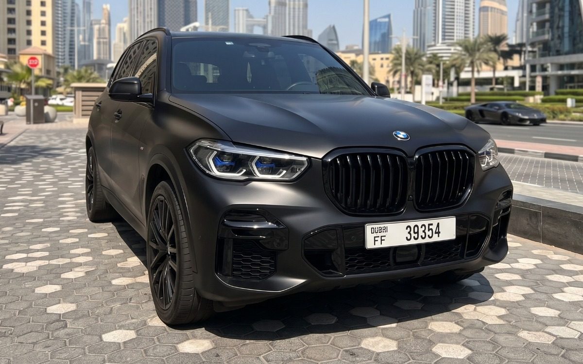 BMW X5 M50i