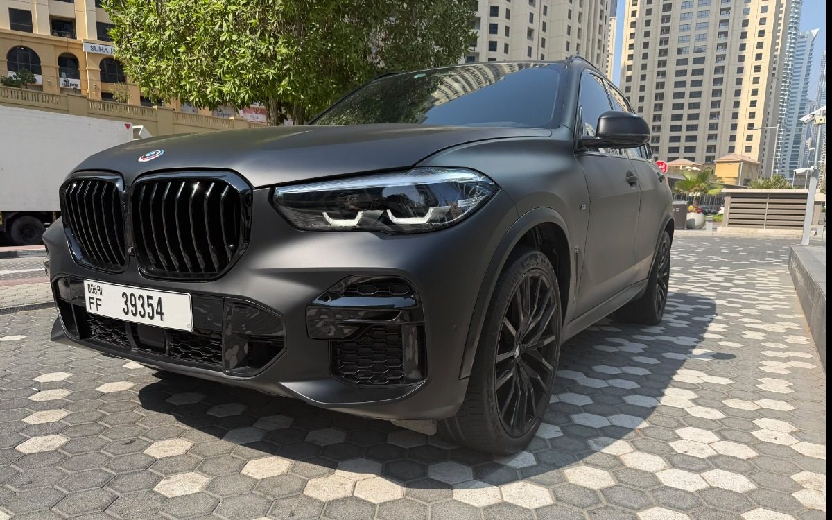 2023 BMW X5 M50i in Matte Black — gallery photo 2 in Dubai