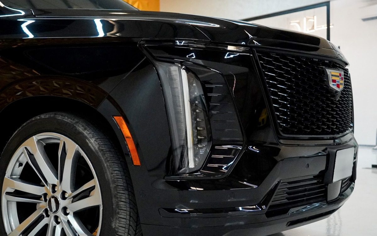 2025 Cadillac Escalade ESV Premium Luxury in Solid Black — gallery photo 3 in Dubai