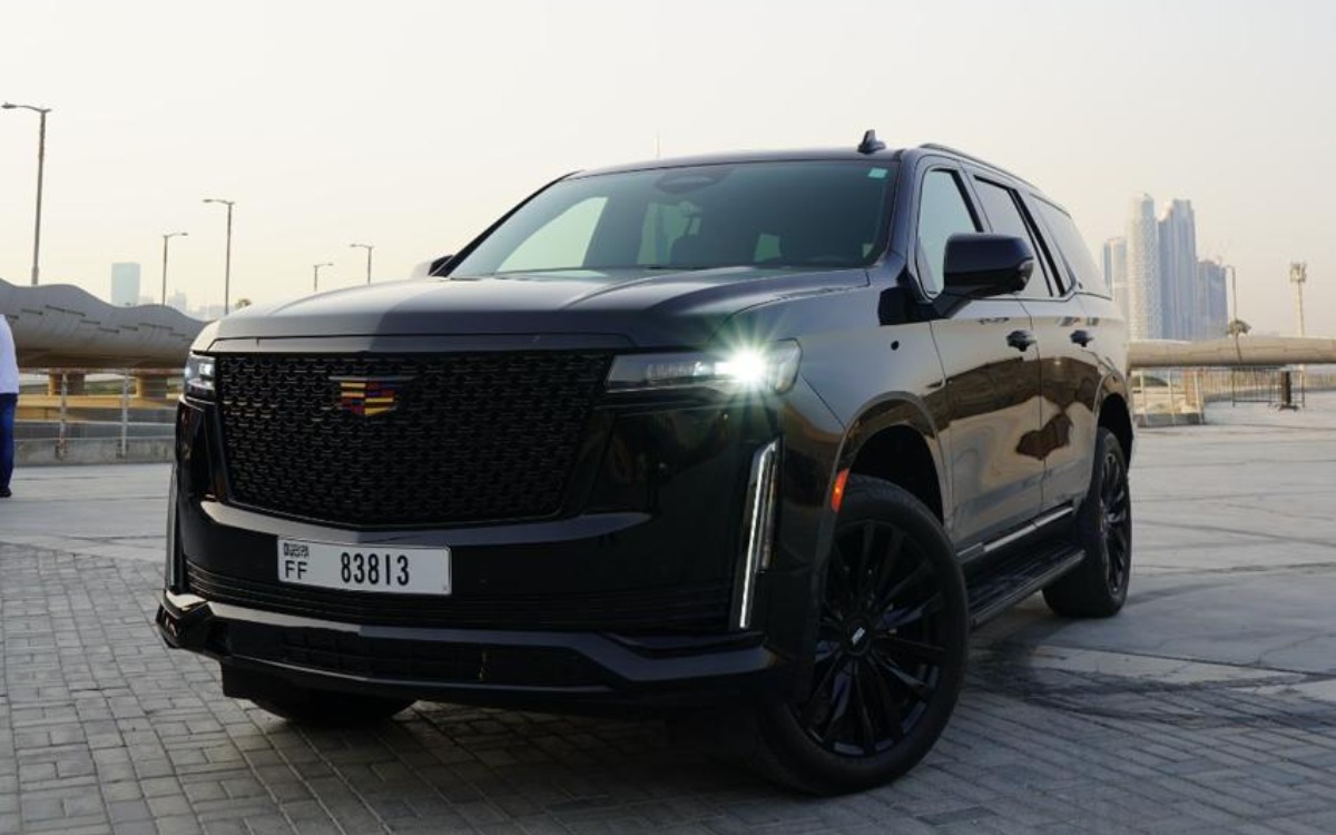 2023 Cadillac Escalade Premium Luxury in Solid Black — gallery photo 2 in Dubai