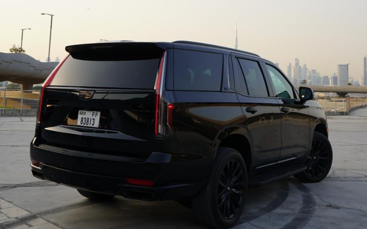 2023 Cadillac Escalade Premium Luxury in Solid Black — gallery photo 4 in Dubai