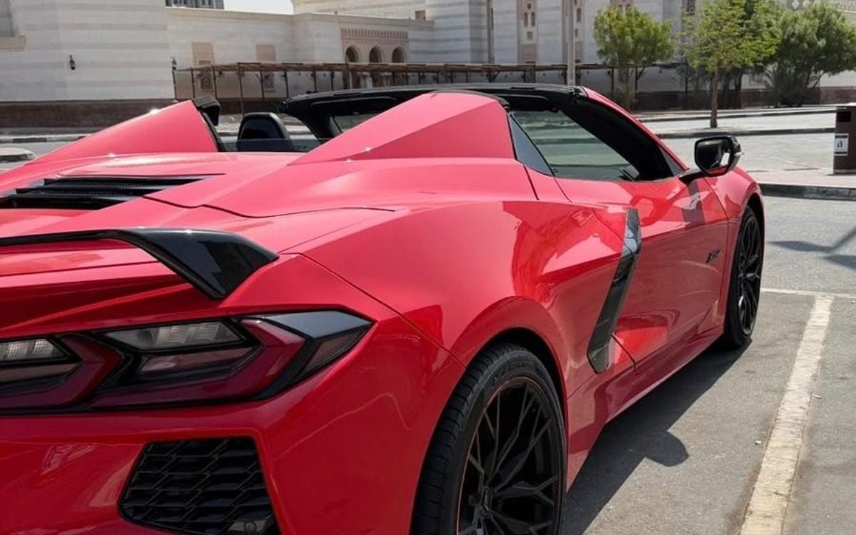 2023 Chevrolet Corvette Stingray 3LT Convertible in Rosso Corsa — gallery photo 3 in Dubai