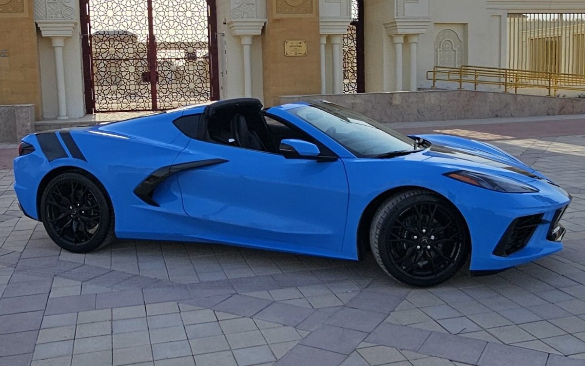 2025 Chevrolet Corvette in Riviera Blue — gallery photo 3 in Dubai