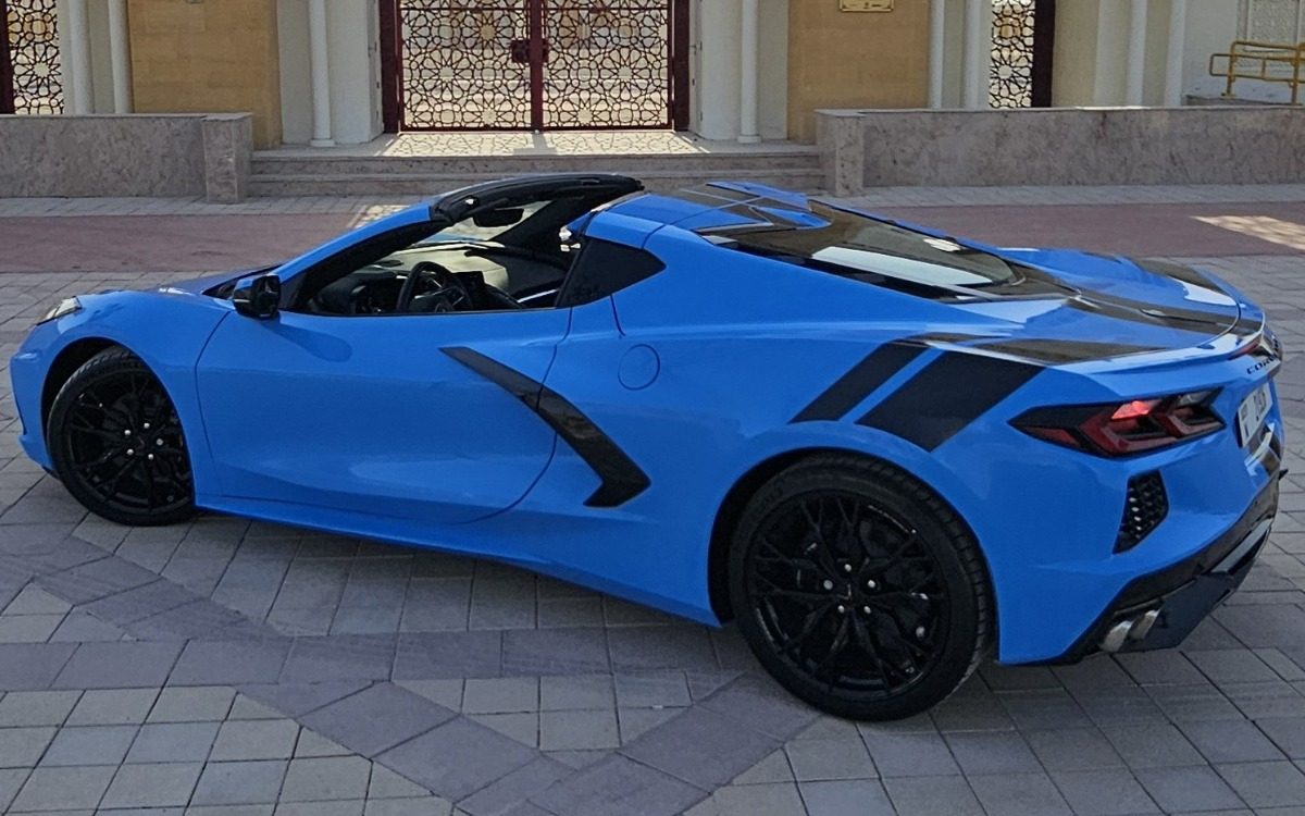 2025 Chevrolet Corvette in Riviera Blue — gallery photo 4 in Dubai