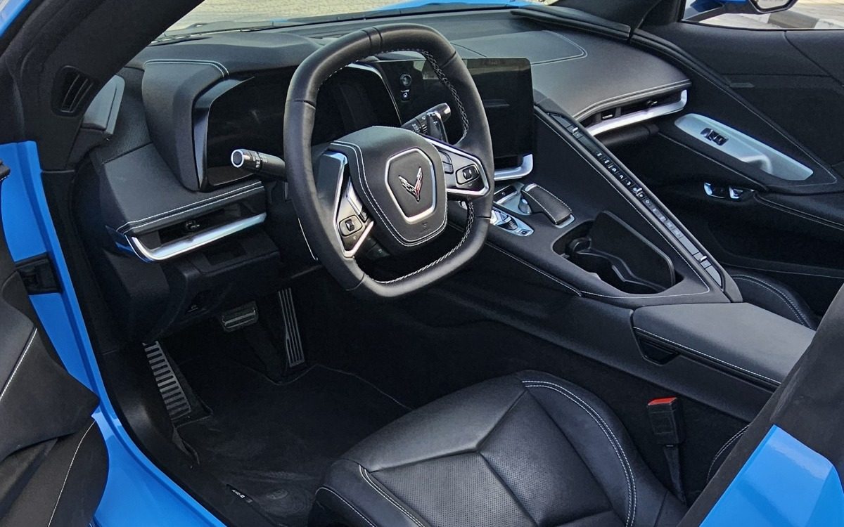 2025 Chevrolet Corvette in Riviera Blue — gallery photo 7 in Dubai