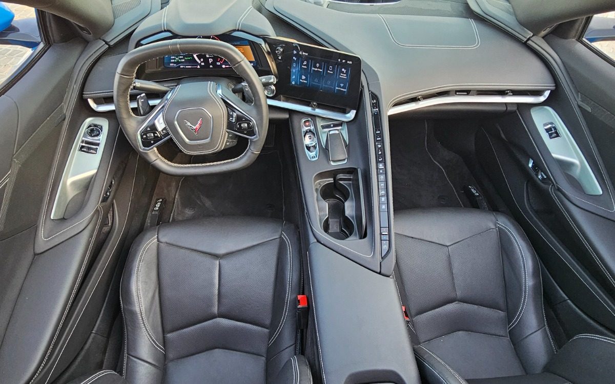 2025 Chevrolet Corvette in Riviera Blue — gallery photo 9 in Dubai