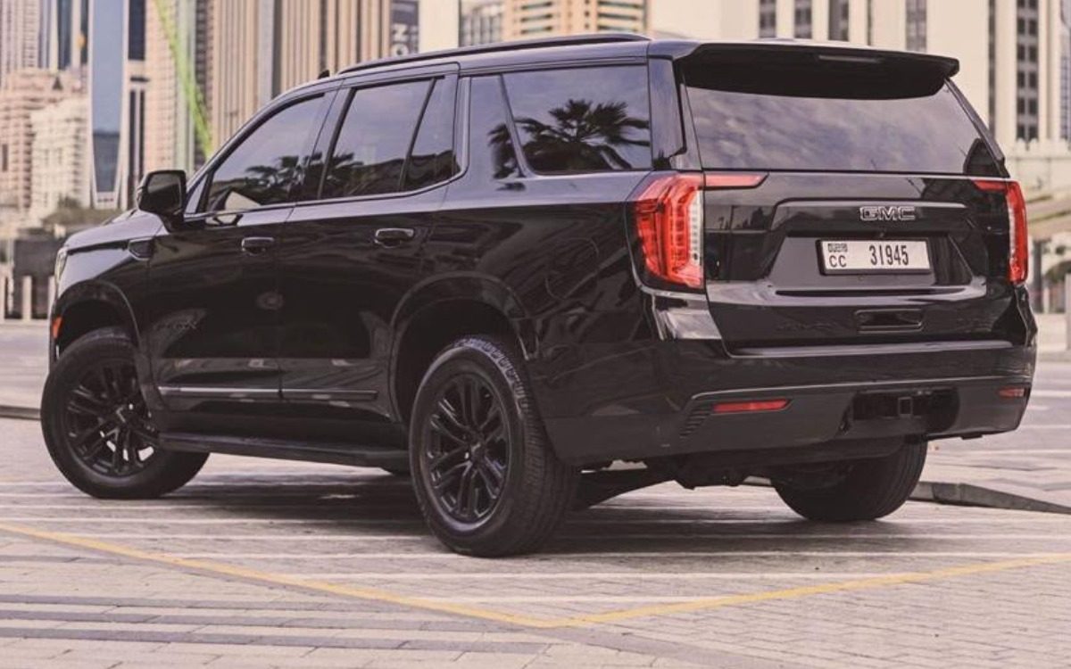 2026 GMC Yukon SLT in Solid Black — gallery photo 2 in Dubai