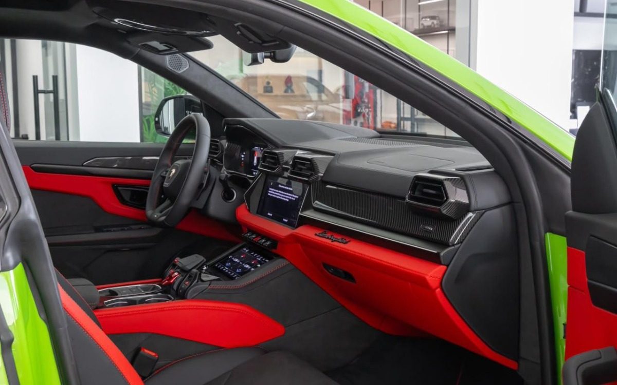 2026 Lamborghini Urus S in Lamborghini Verde Mantis — gallery photo 8 in Dubai