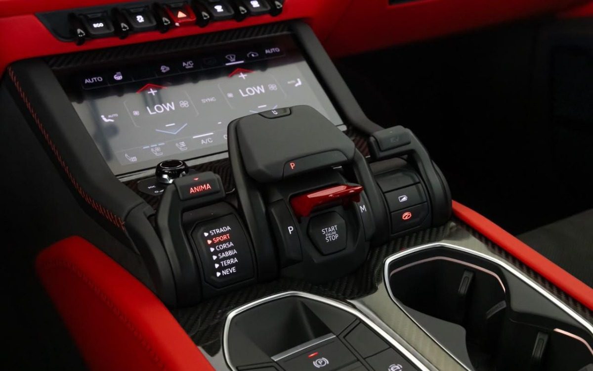 2026 Lamborghini Urus S in Lamborghini Verde Mantis — gallery photo 10 in Dubai