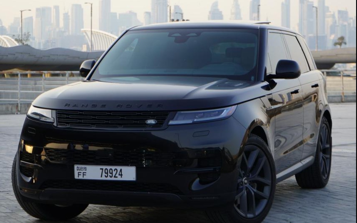2024 Range Rover HSE in Solid Black — gallery photo 2 in Dubai