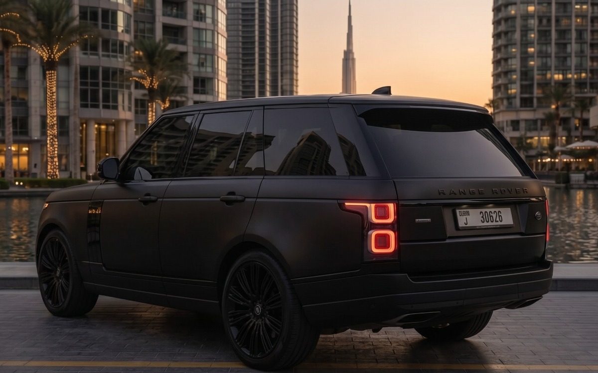 2022 Range Rover Vogue in Matte Black — gallery photo 4 in Dubai